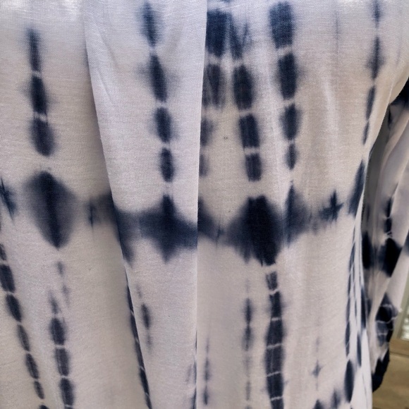 Tie Dye Cold Shoulder L Navy & White Top - Picture 5 of 8